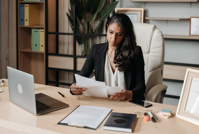 female lawyer